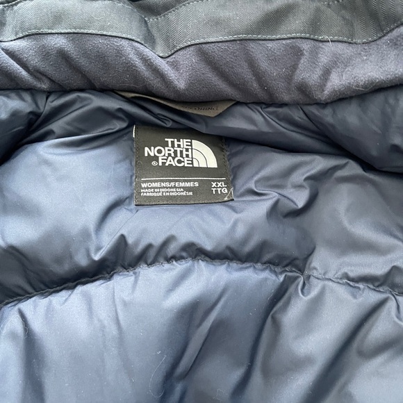 The North Face Women's Navy winter Jacket - Picture 10 of 13